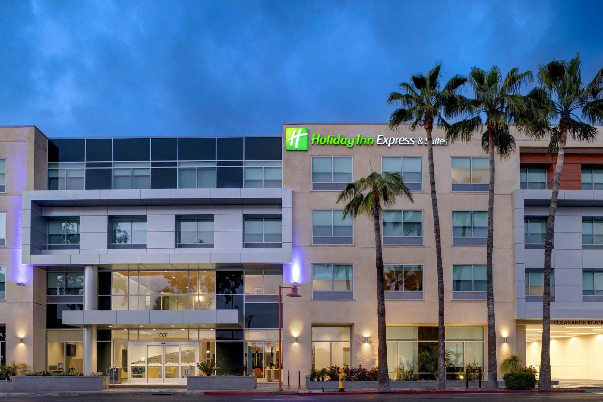 Holiday Inn Express & Suites - Glendale Downtown Exterior photo